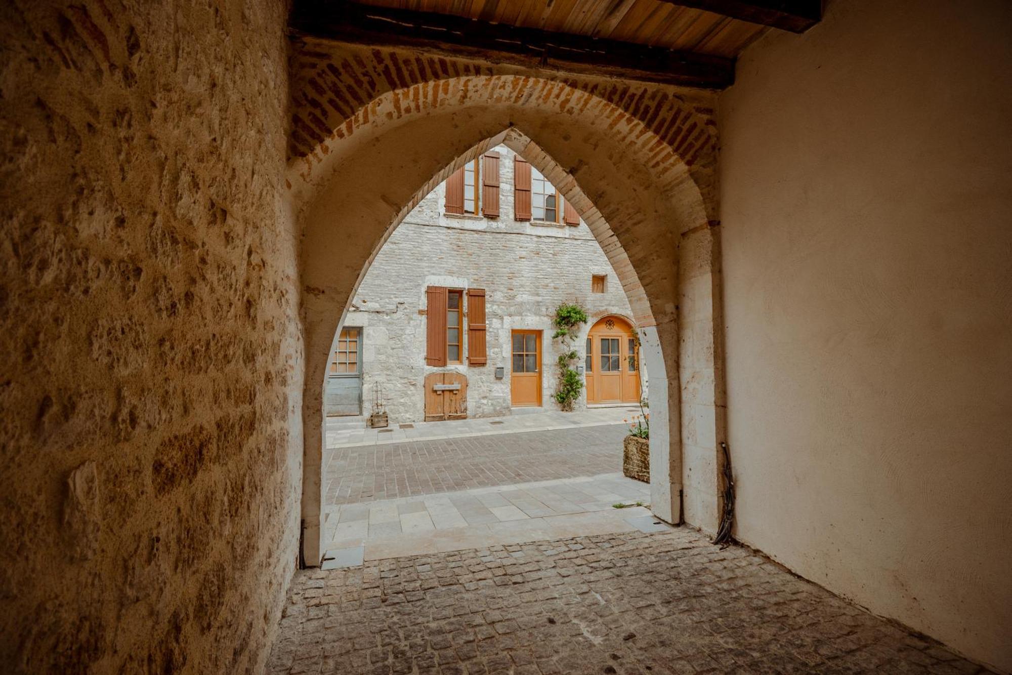 La Chambre Bleue Lauzerte Exterior photo